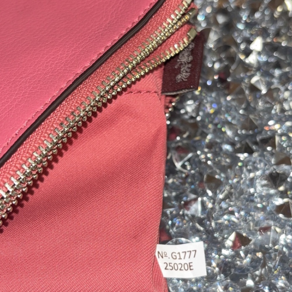 Coach pink Pebbled Leather Double Corner Zip Wristlet NWOT - Picture 15 of 15